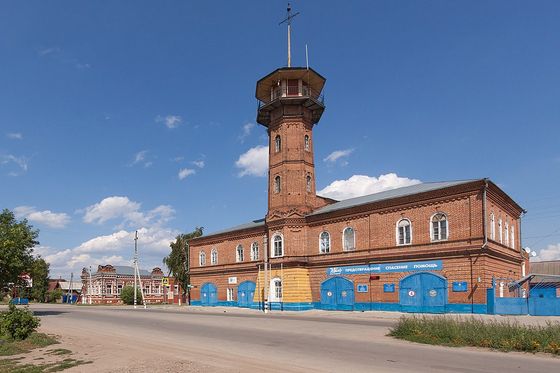 Глава хвалынского района Алик Сабрига провел совещание с руководителем центральной районной больницы, представителями общественности, прокуратуры